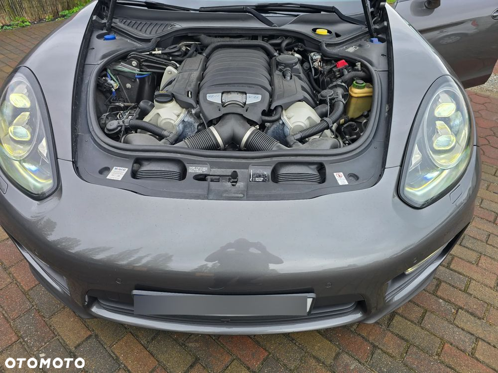 Porsche Panamera GTS - 17