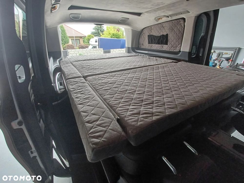 Mercedes-Benz Klasa V 250 (BlueTEC) d Avantgarde 7G-Tronic - 23