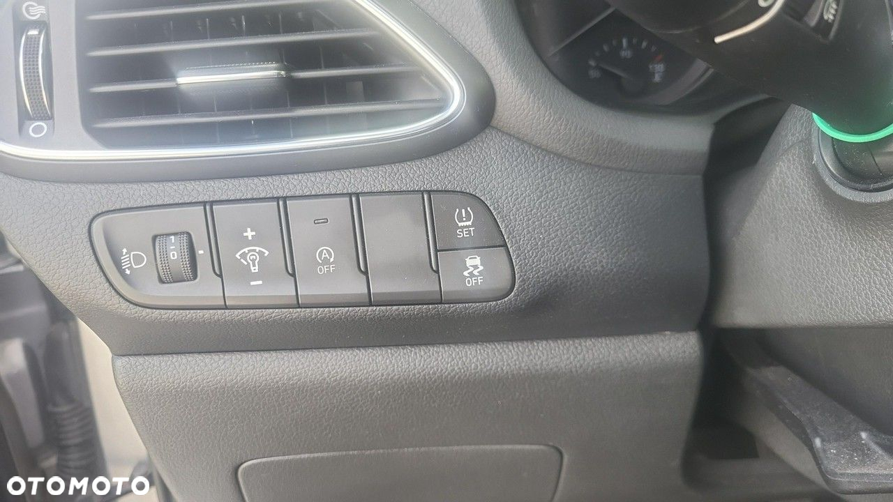 Hyundai i30 - 23
