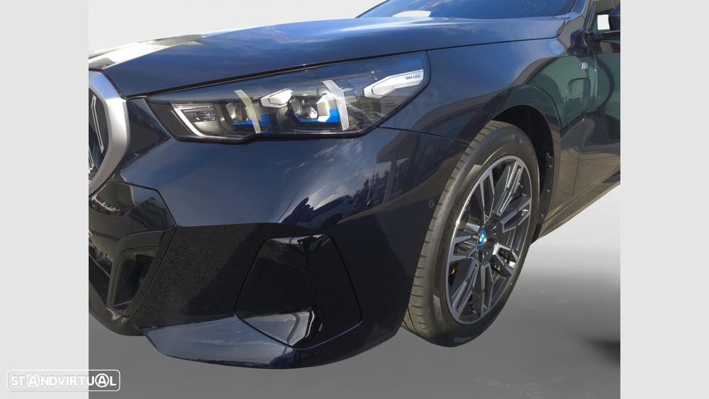 BMW 530 e Pack Desportivo M - 16
