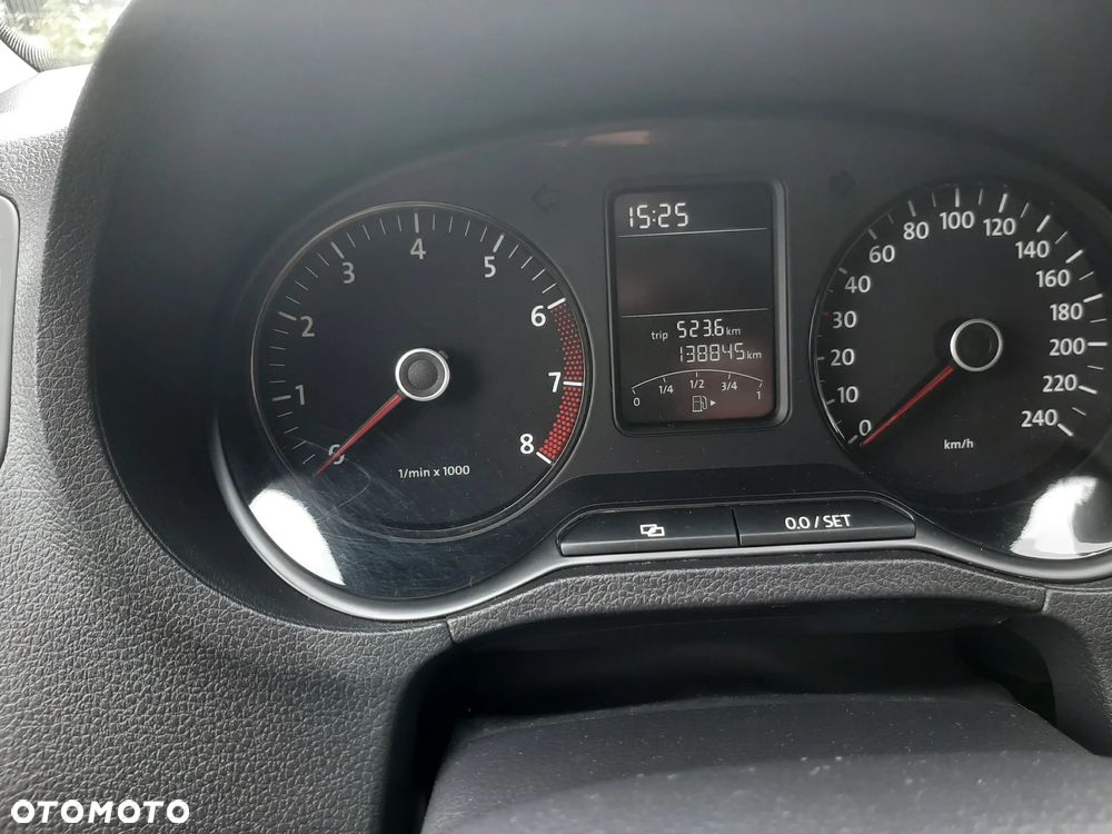 Volkswagen Polo - 12