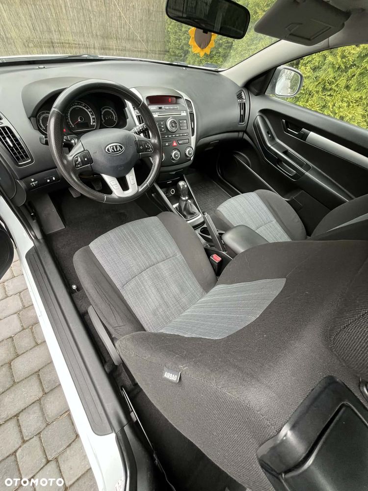 Kia ProCeed - 9