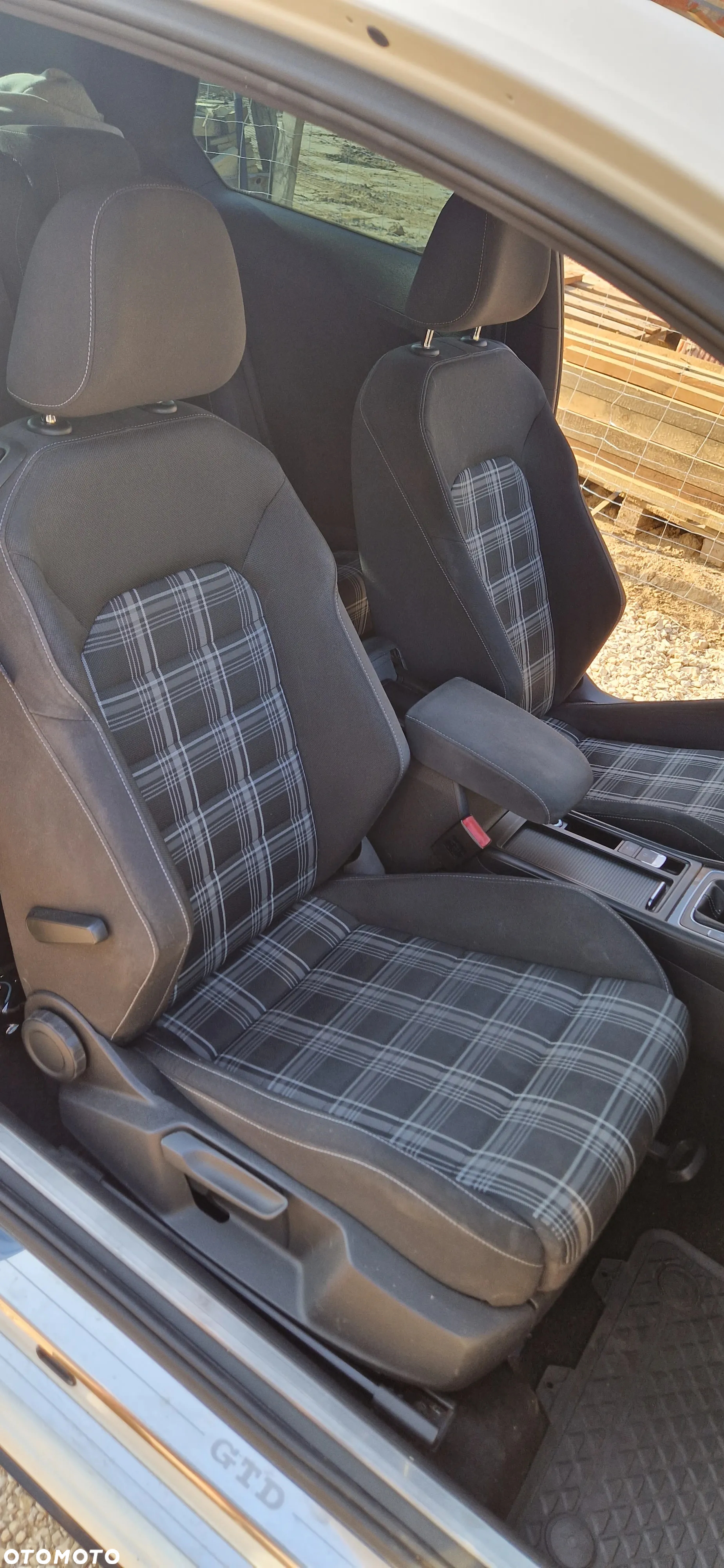 Volkswagen Golf VII 2.0 TDI BMT GTD - 11