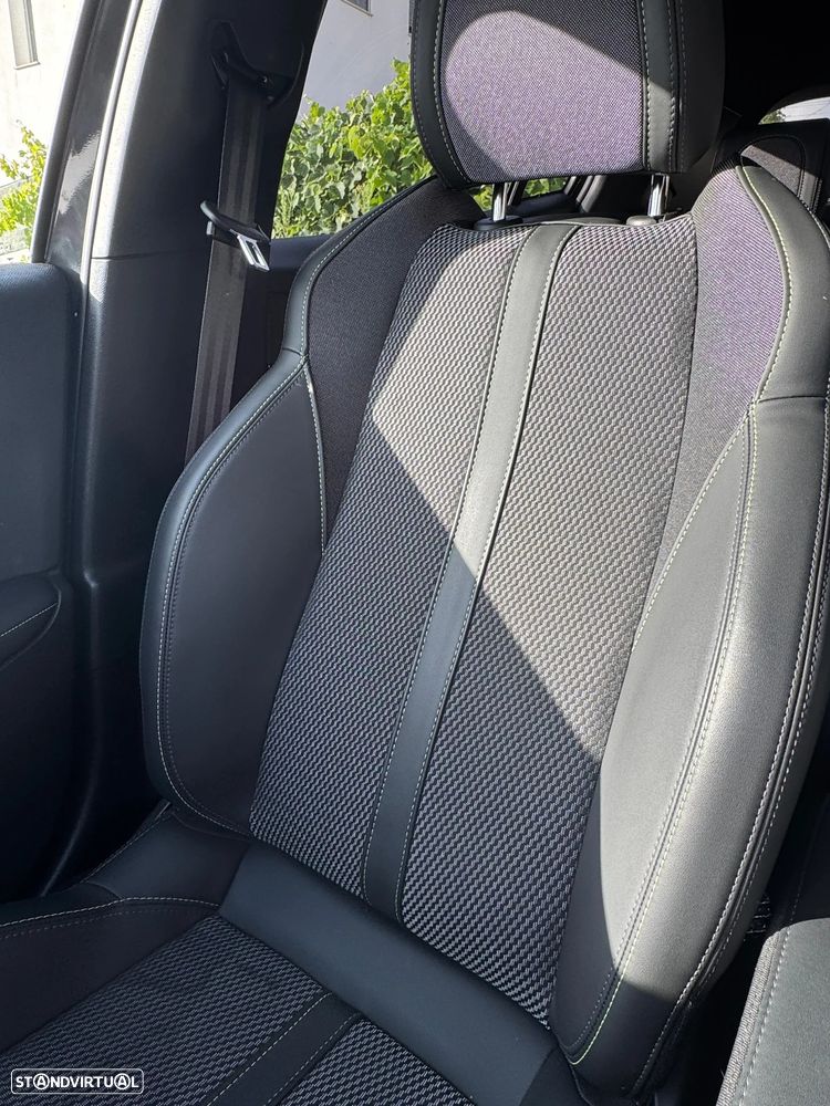 Peugeot 2008 1.2 PureTech GT EAT8 - 20