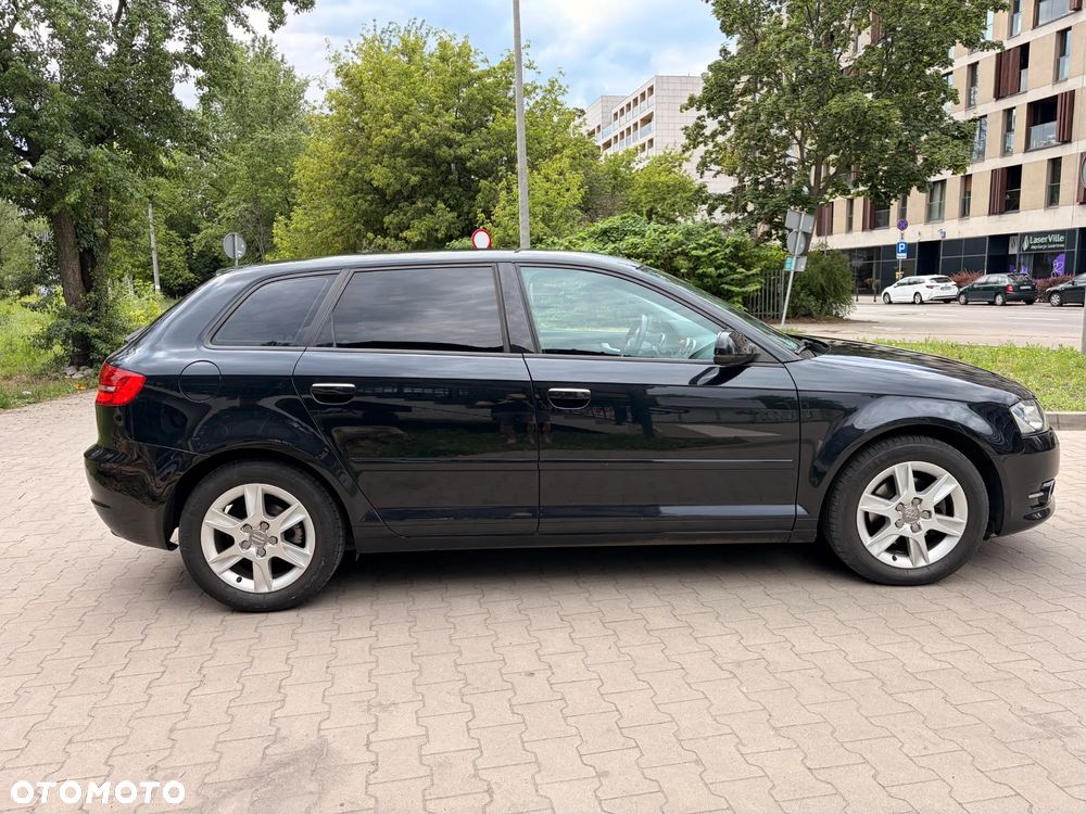 Audi A3 Sportback 2.0 TDI DPF Ambiente - 8