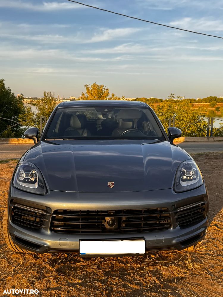 Porsche Cayenne - 1