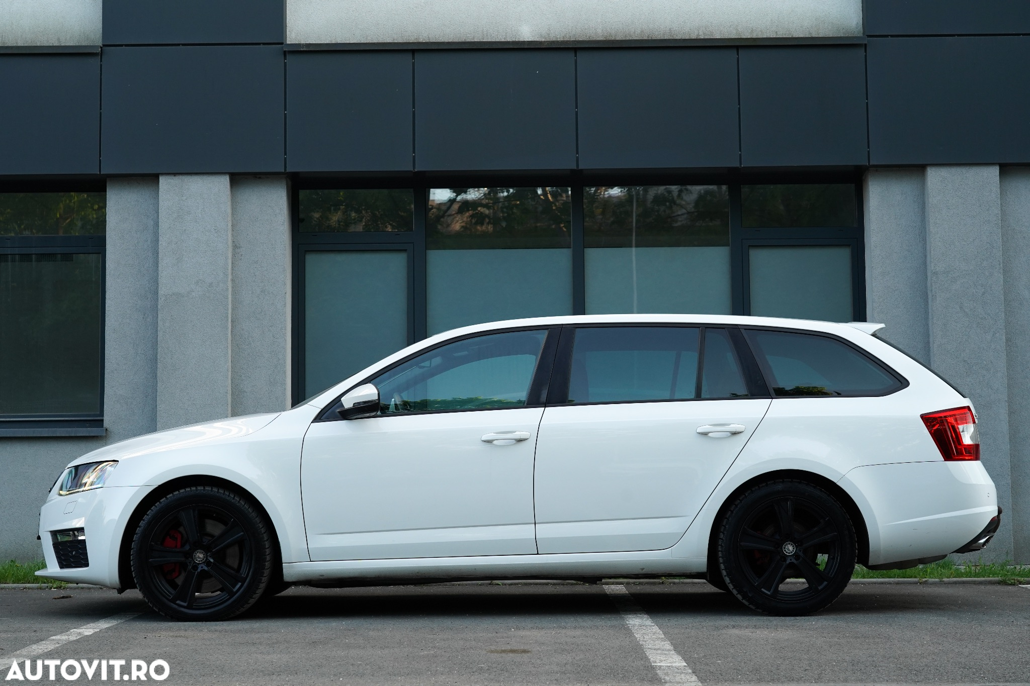 Skoda Octavia 2.0 TDI DSG RS - 22