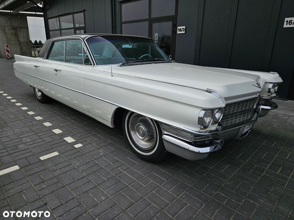 Cadillac Deville - 4