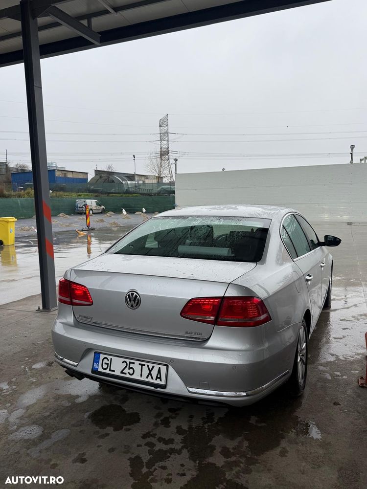 Volkswagen Passat Variant 2.0 TDI Blue TDI DSG Comfortline - 4