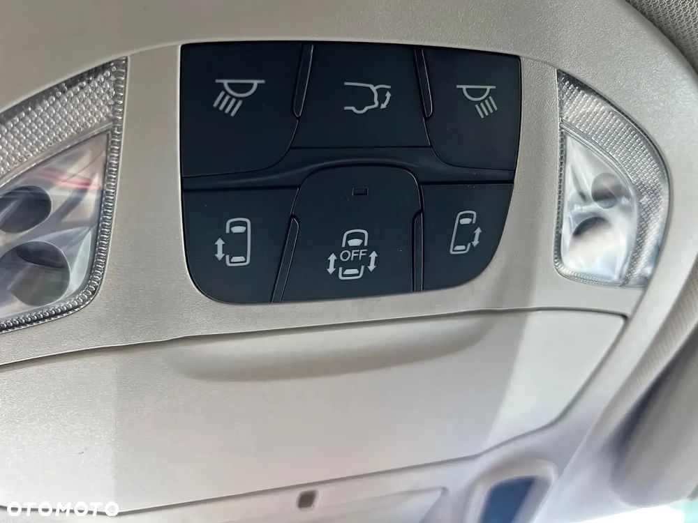 Chrysler Pacifica - 8