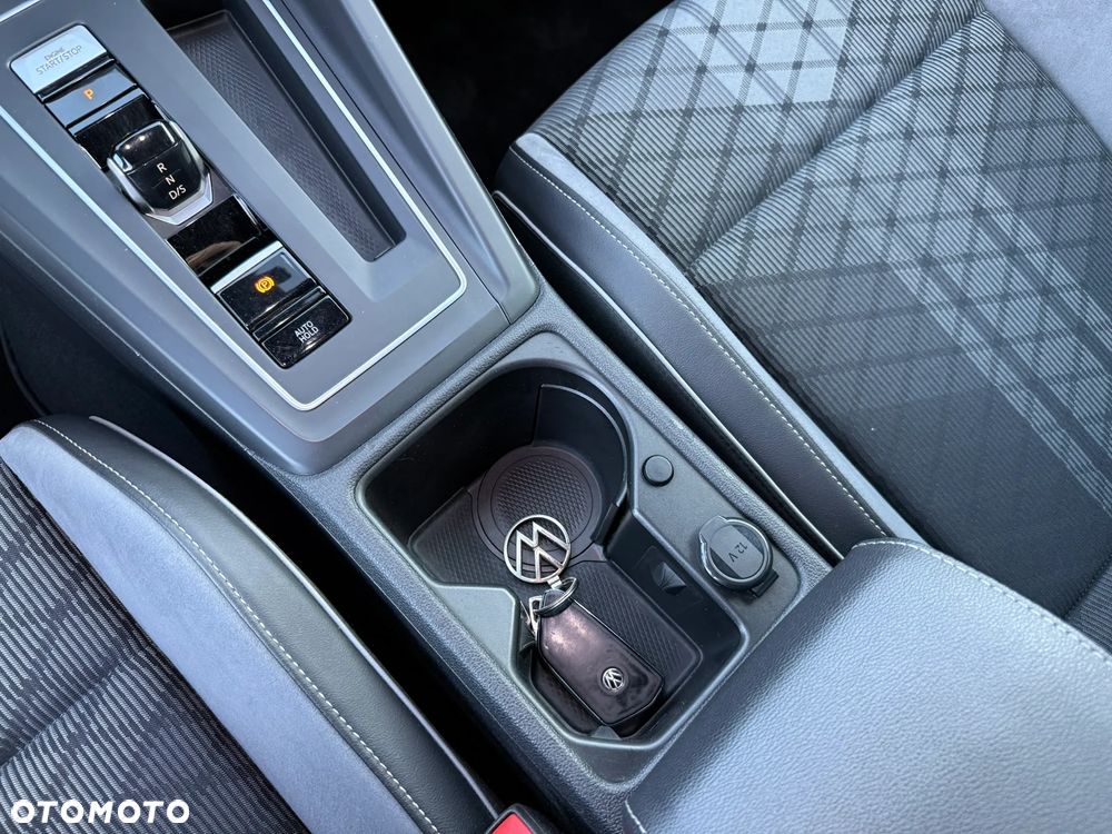 Volkswagen Golf 2.0 TDI SCR DSG R-Line - 19