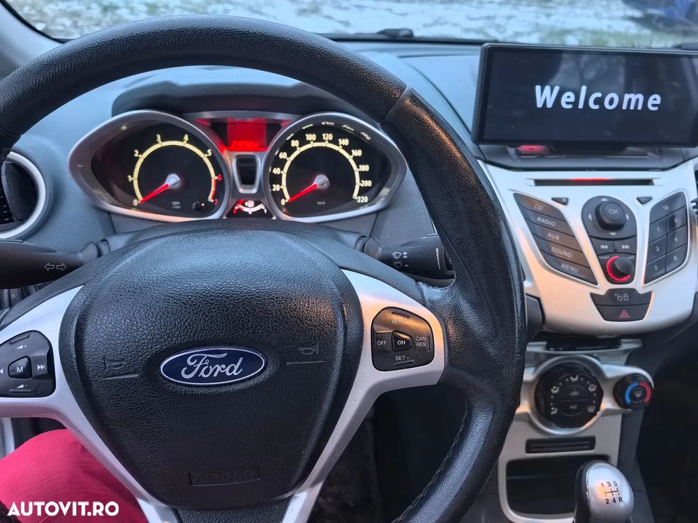 Ford Fiesta - 10