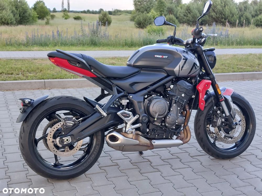 Triumph Trident - 18
