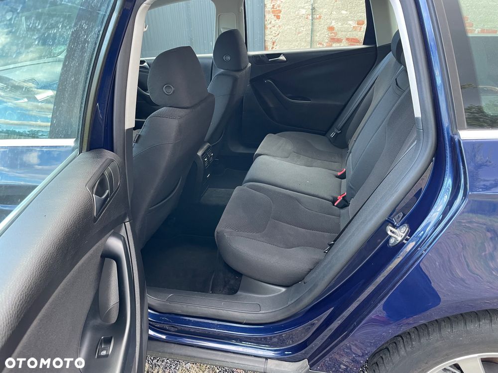Volkswagen Passat - 21