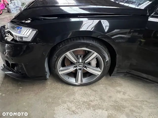 Audi A8 - 12