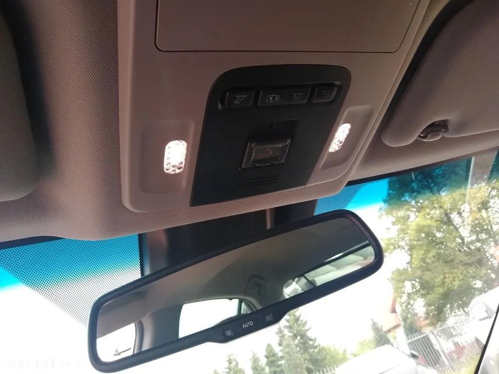 Toyota Camry ver-2-5-hybrid-executive-cvt - 26