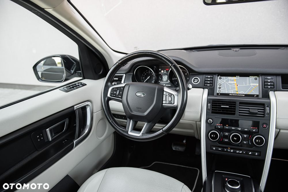 Land Rover Discovery Sport 2.0 D180 R-Dynamic HSE - 31