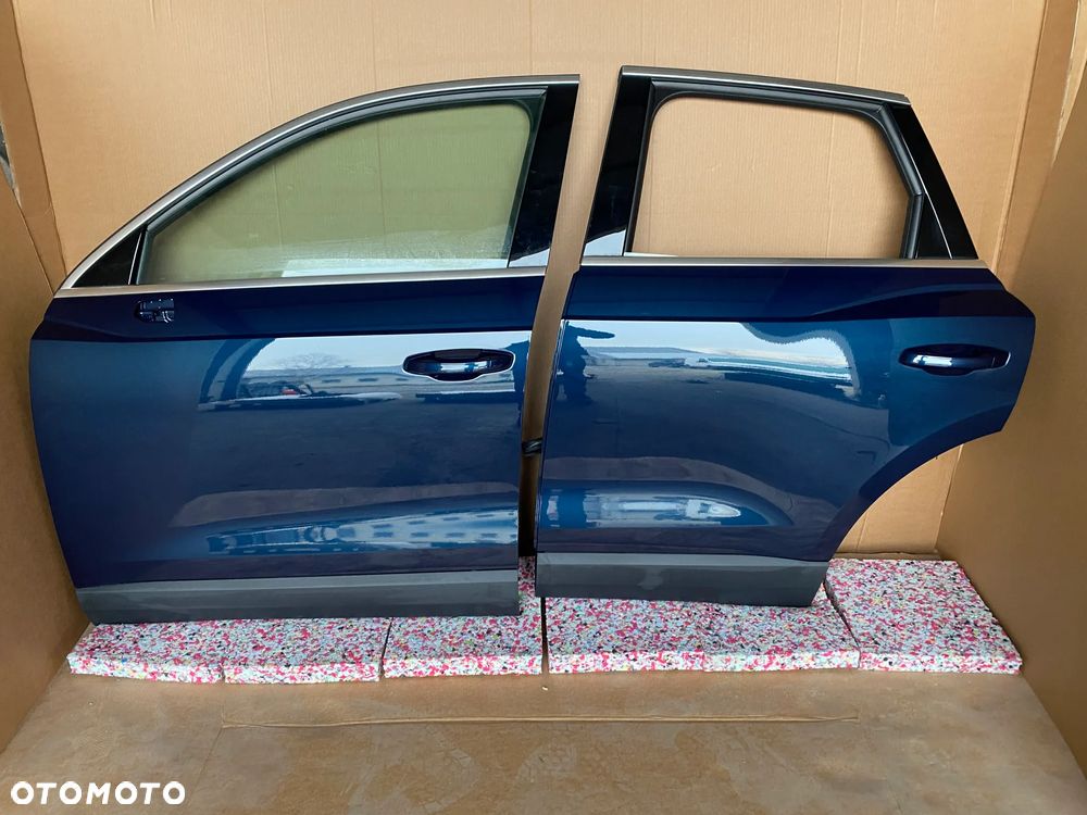 AUDI Q3 83A komplet drzwi przód tył lewe na lewą st. kolor B9 B9 LX5E 32km - 2