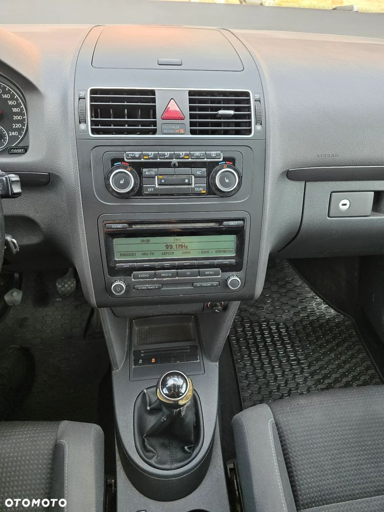 Volkswagen Touran 2.0 TDI DPF Comfortline - 8