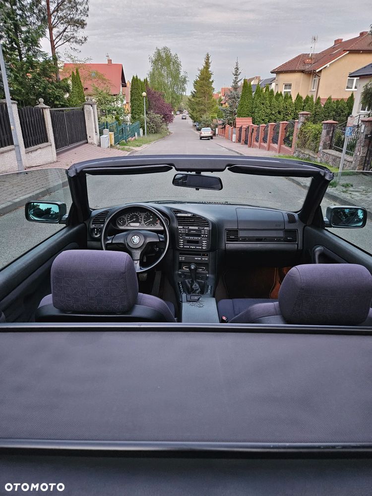 BMW Seria 3 320i - 10