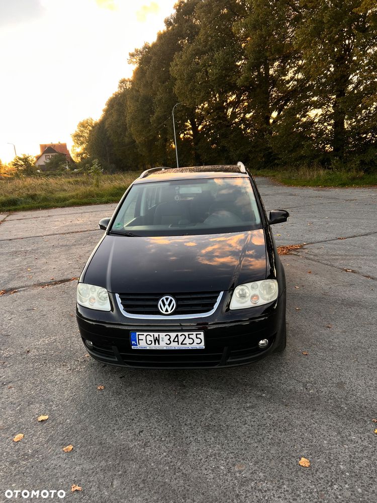 Volkswagen Touran - 1