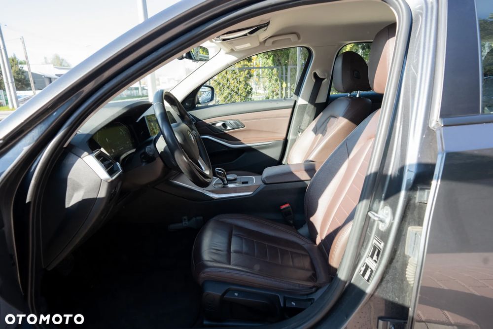 BMW Seria 3 330i Sport Line - 10