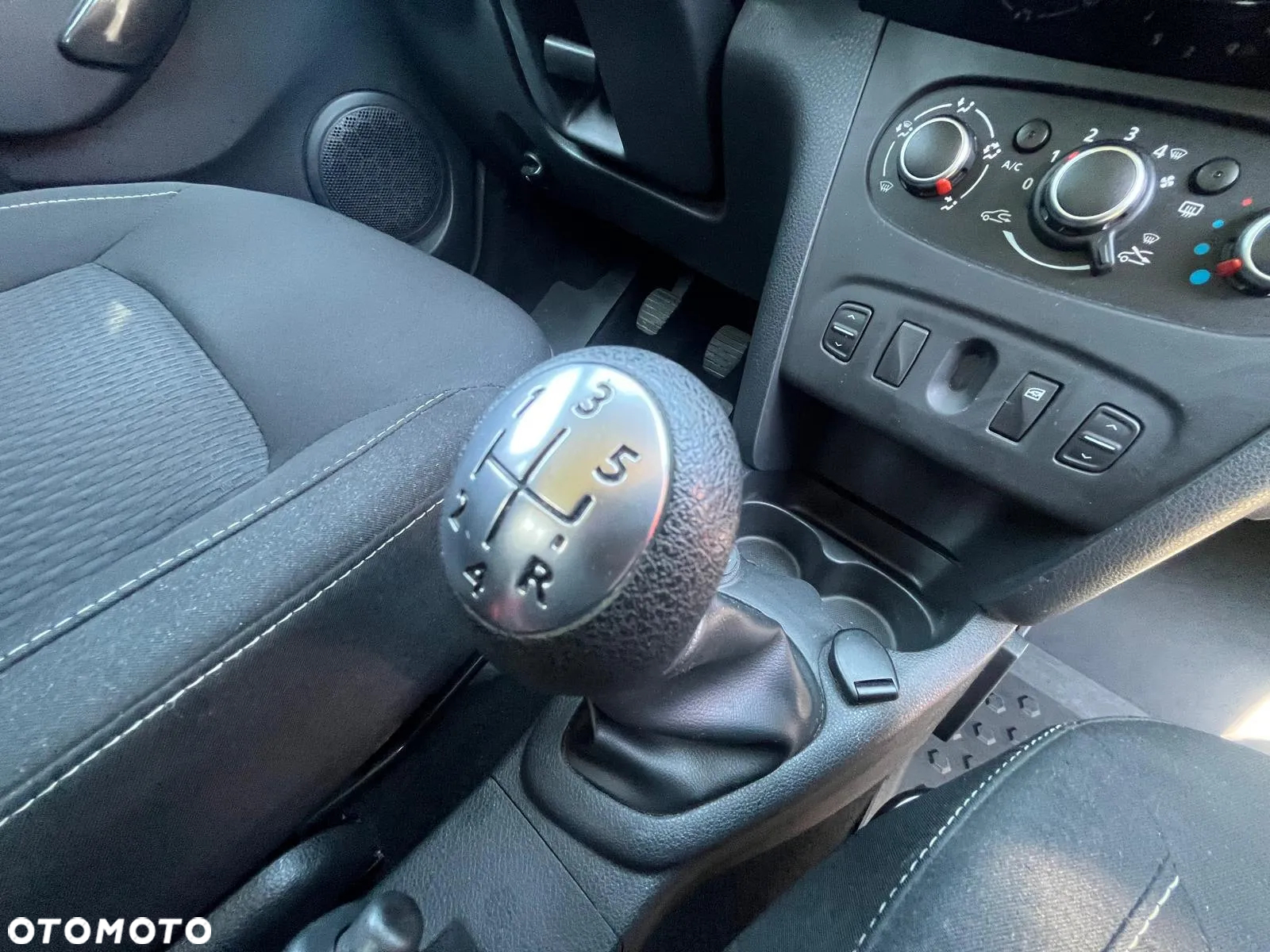 Dacia Sandero 0.9 TCe SL Celebration - 13