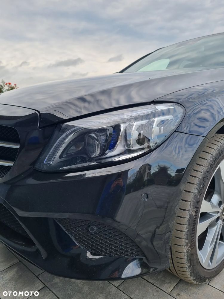 Mercedes-Benz Klasa C 300 d T 4Matic 9G-TRONIC Avantgarde - 15