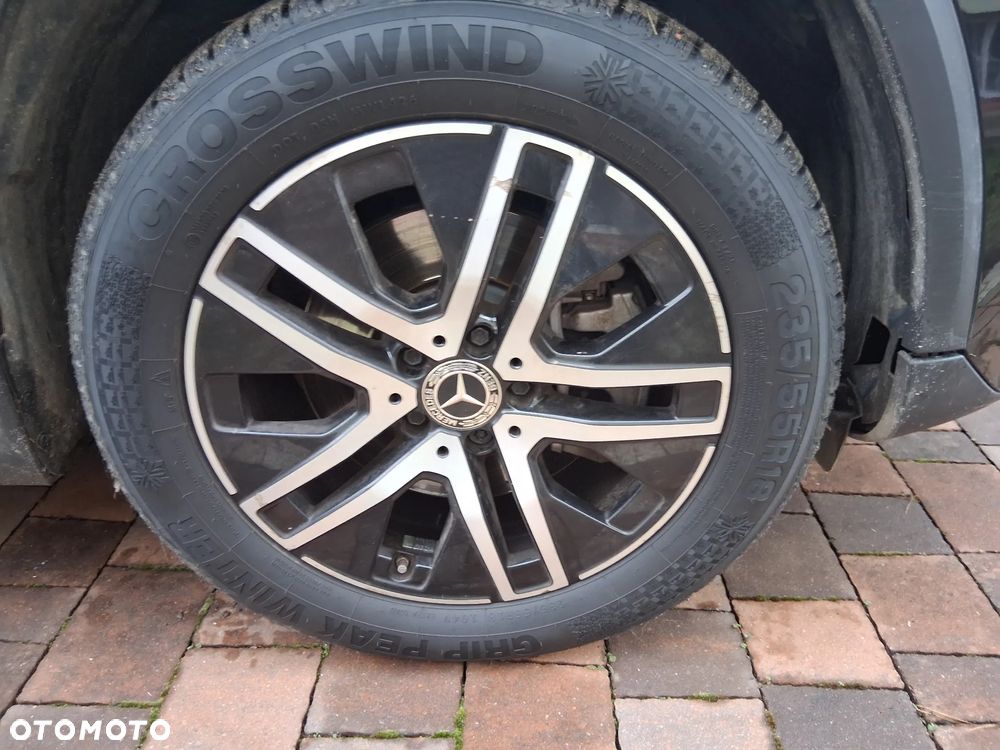 Mercedes-Benz GLA - 24