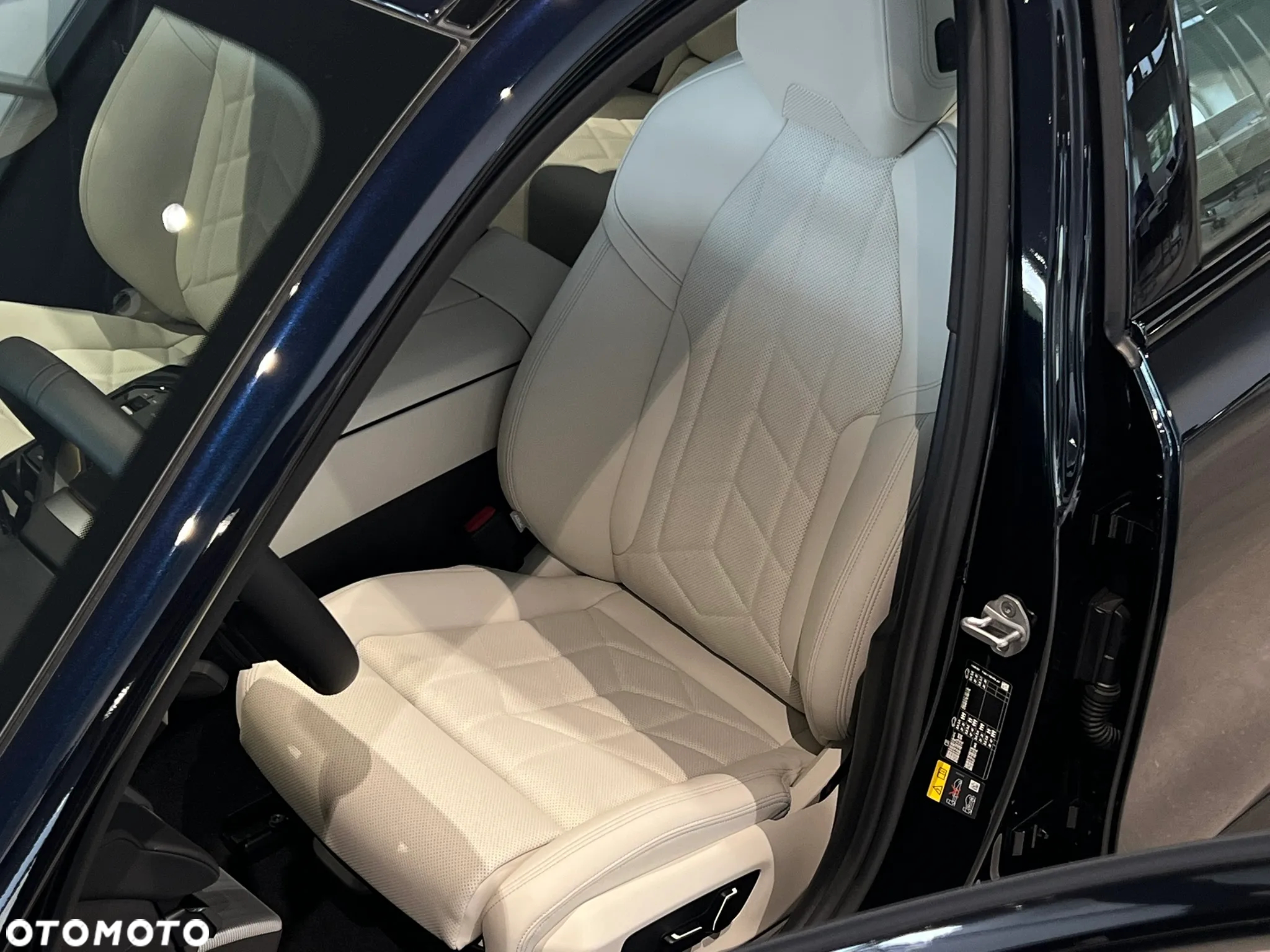 BMW Seria 5 530e xDrive PHEV M Sport - 17