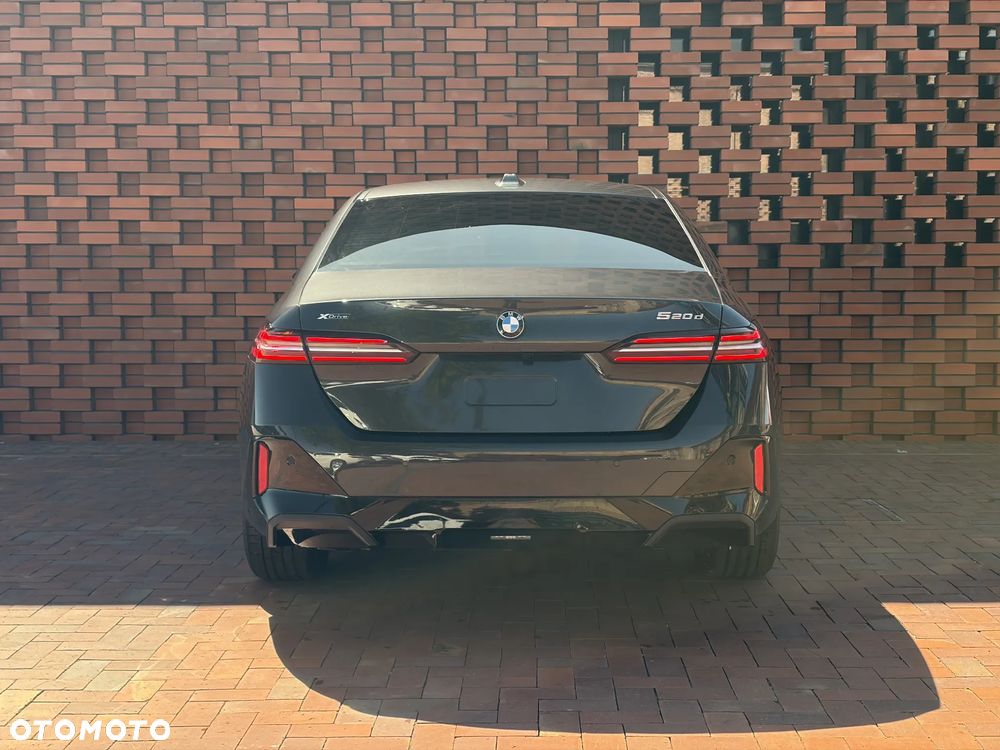 BMW Seria 5 520d xDrive mHEV - 8