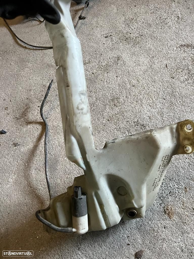 Depósito de água dos esguichos Jeep Grand Cherokee WJ 1999-2005 - 1