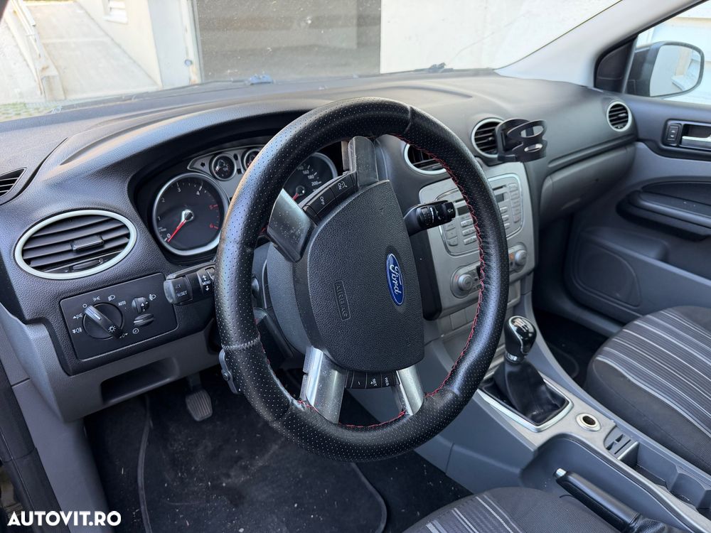 Ford Focus 1.8 TDCi Ambiente - 10
