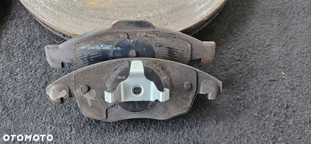 Tarcze hamulcowe przednie przód klocki Citroen C4 II B7 (283mm) - 3