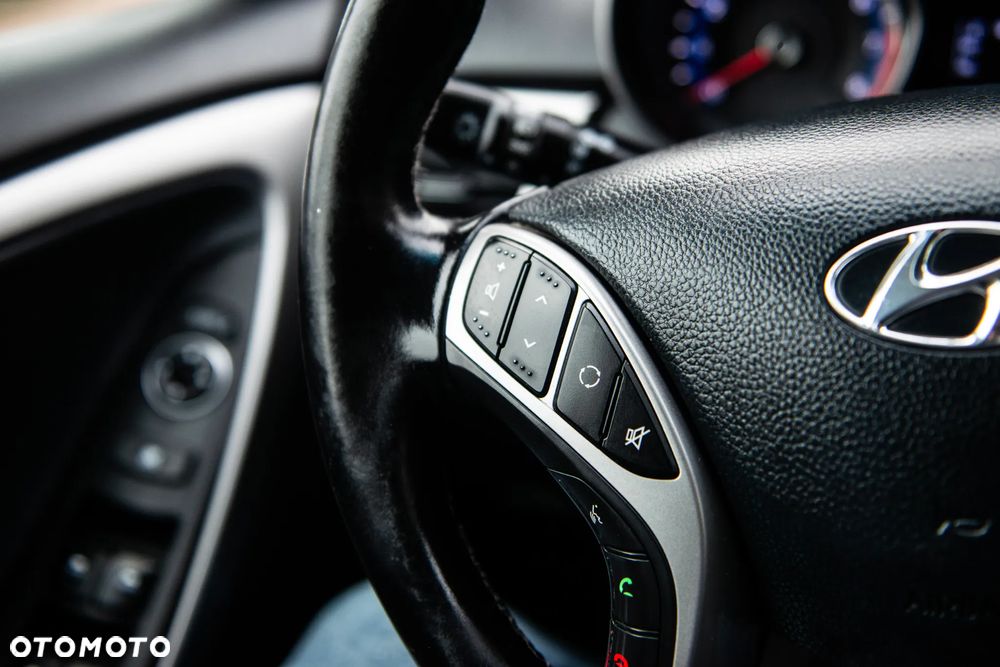 Hyundai i30 blue Kombi 1.6 GDi Passion - 38