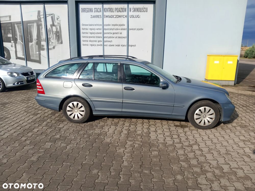 Mercedes-Benz Klasa C 180 Kompressor Automatik Classic Sport Edition - 15