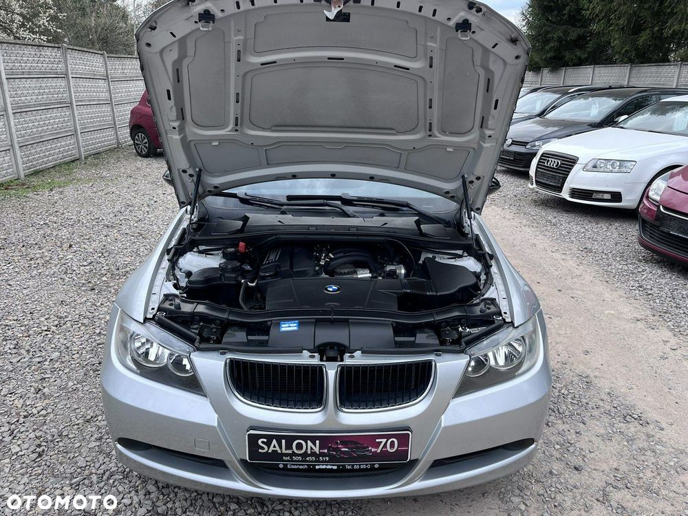 BMW Seria 3 318i - 29