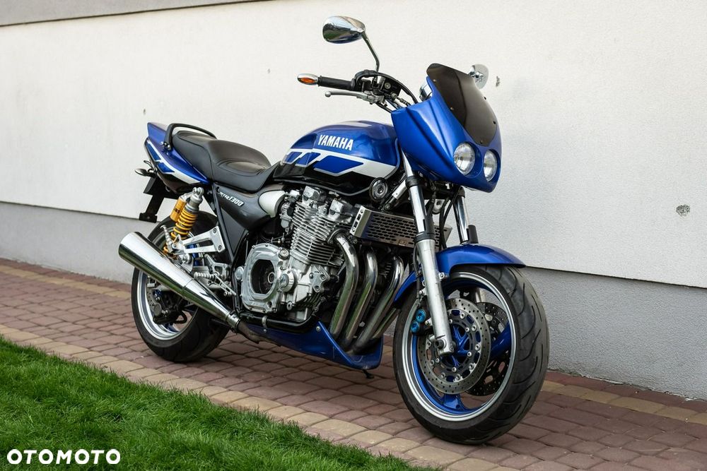 Yamaha XJR - 1