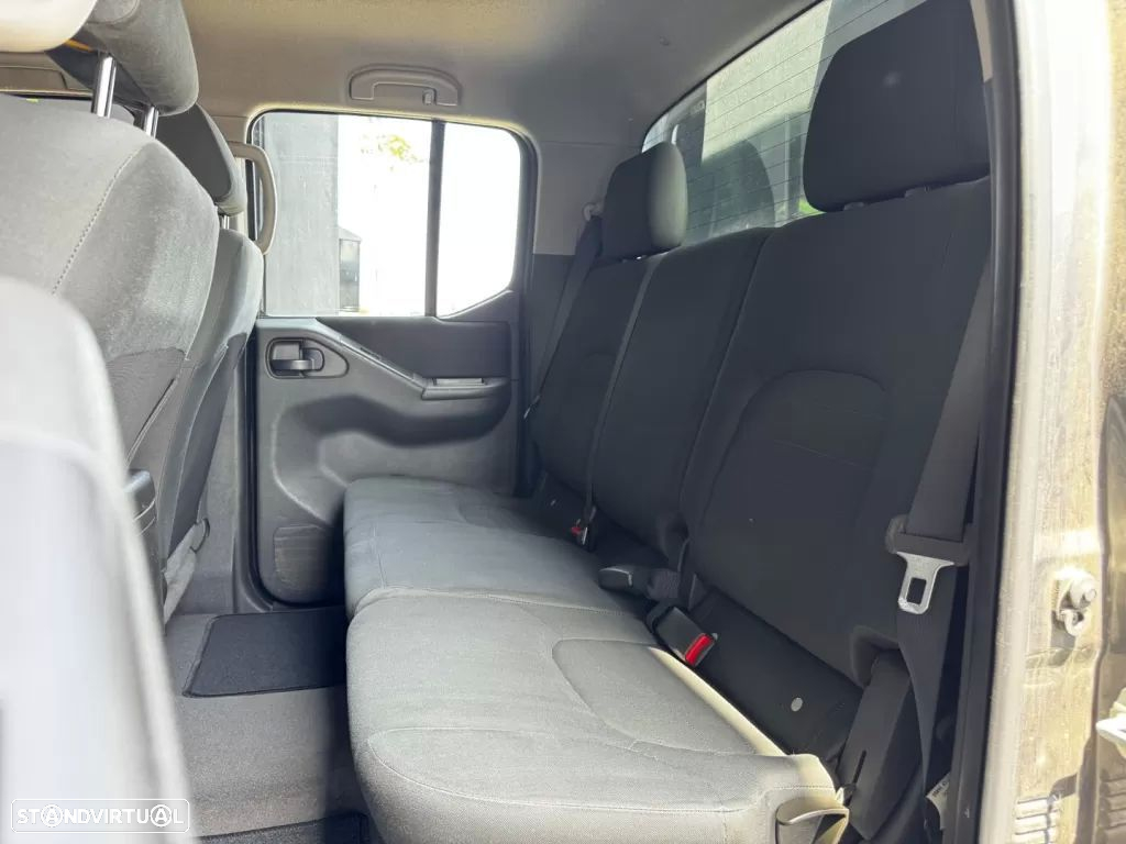Nissan Navara 2.5 dCi CD FE P.Comfort 4WD - 19