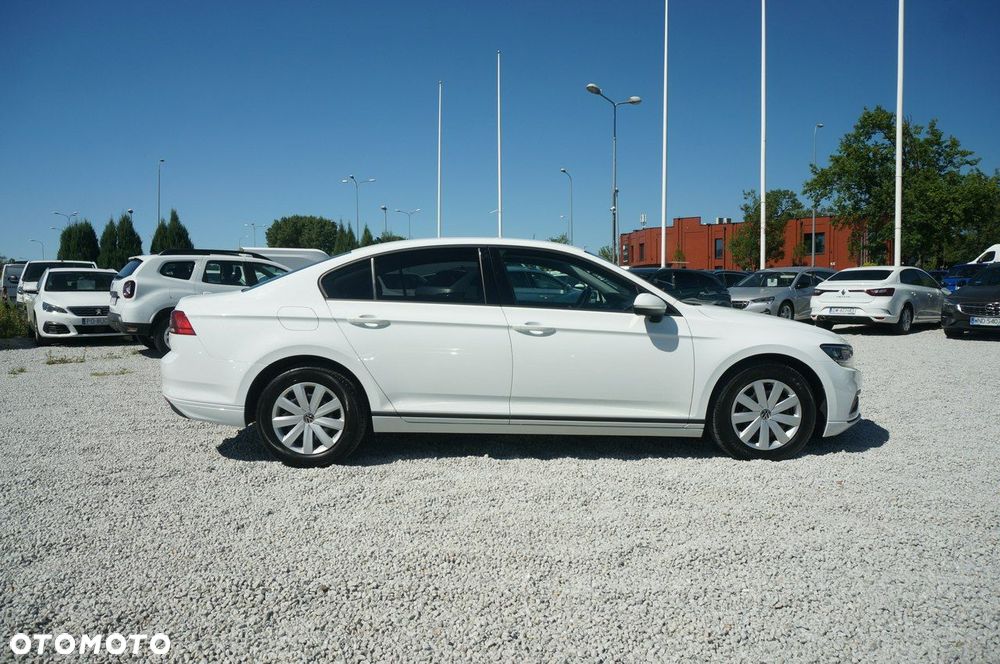 Volkswagen Passat 2.0 TDI EVO Essence DSG - 6
