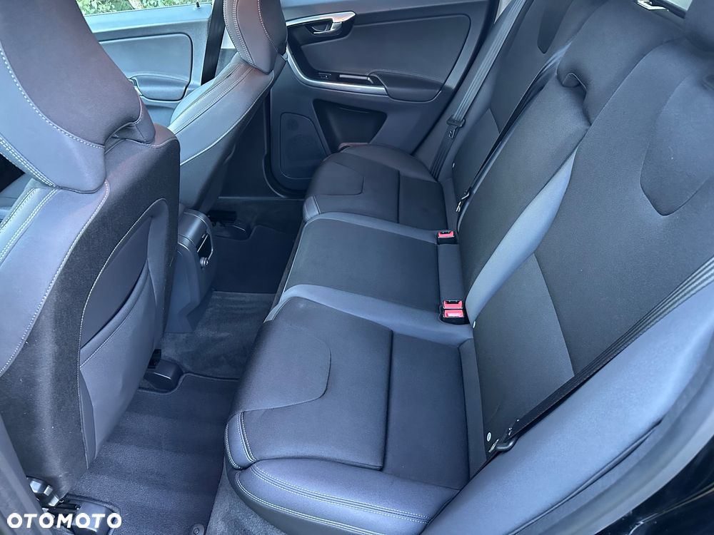 Volvo XC 60 D4 Drive-E Momentum - 17