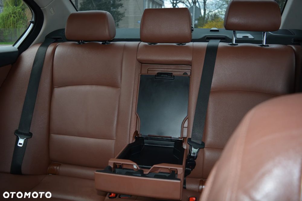 BMW Seria 5 528i xDrive Luxury Line - 5