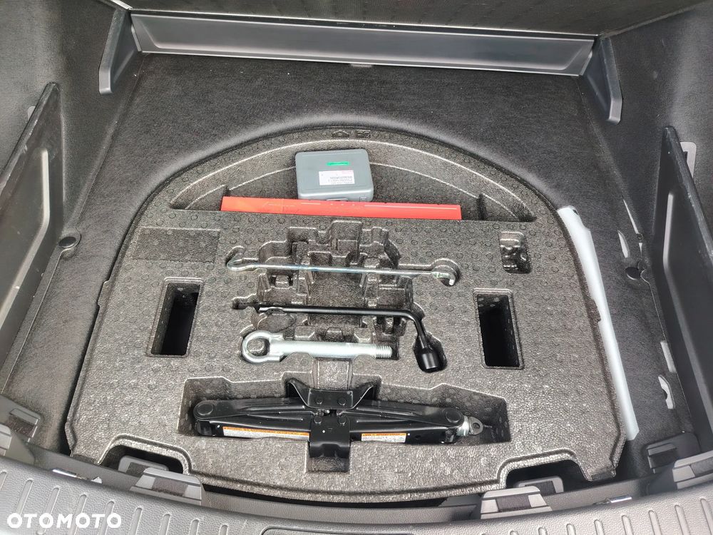 Toyota Corolla 1.8 Hybrid Style - 40