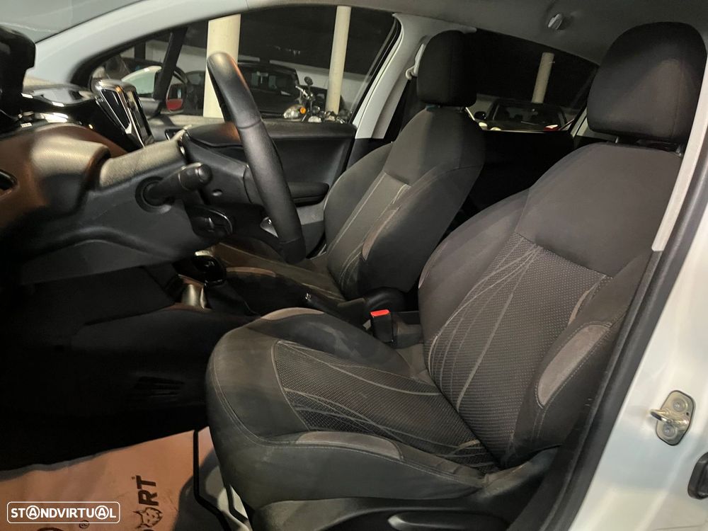 Peugeot 208 1.2 PureTech Allure - 14