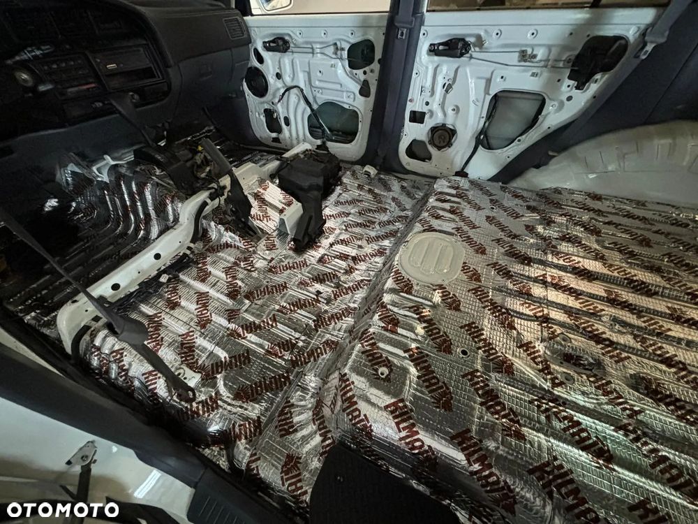 Toyota Land Cruiser - 20