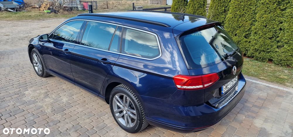 Volkswagen Passat - 4