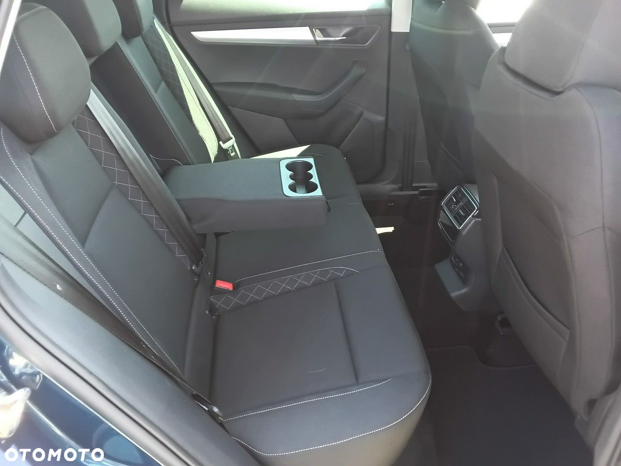 Skoda Karoq 1.5 TSI ACT Ambition - 10