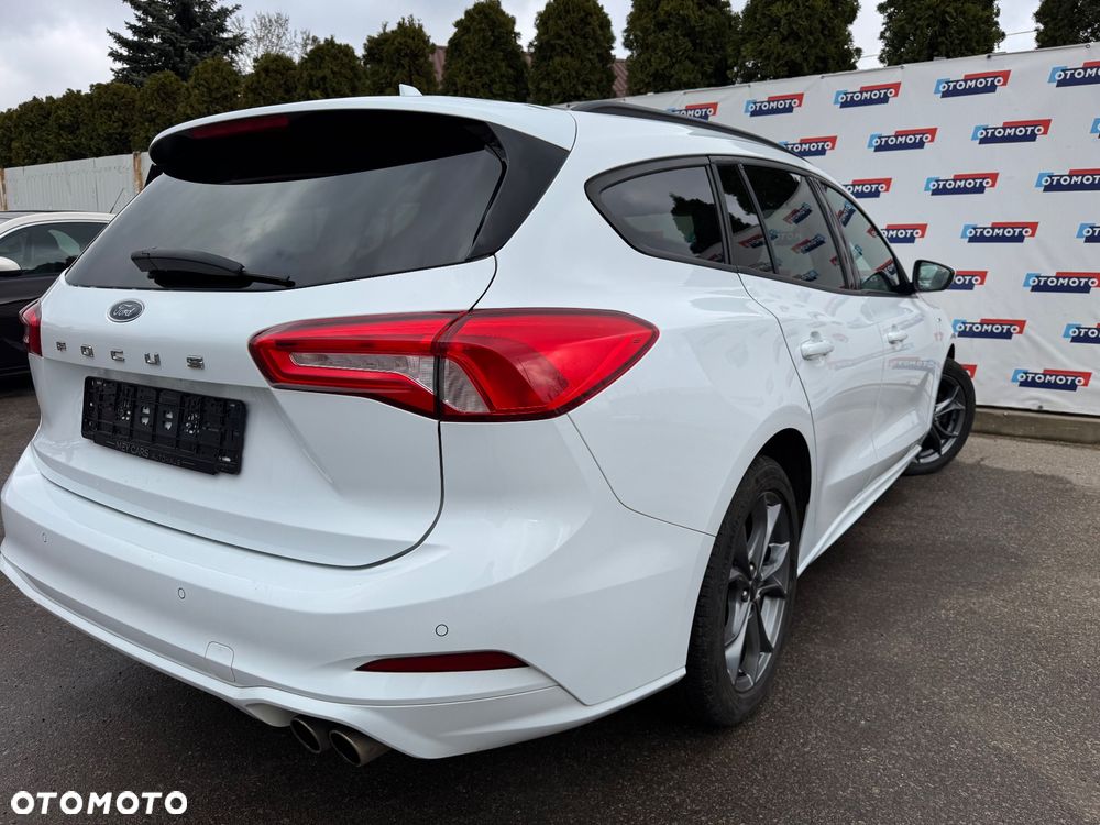 Ford Focus 1.5 EcoBlue Start-Stopp-System ST-LINE DESIGN - 28