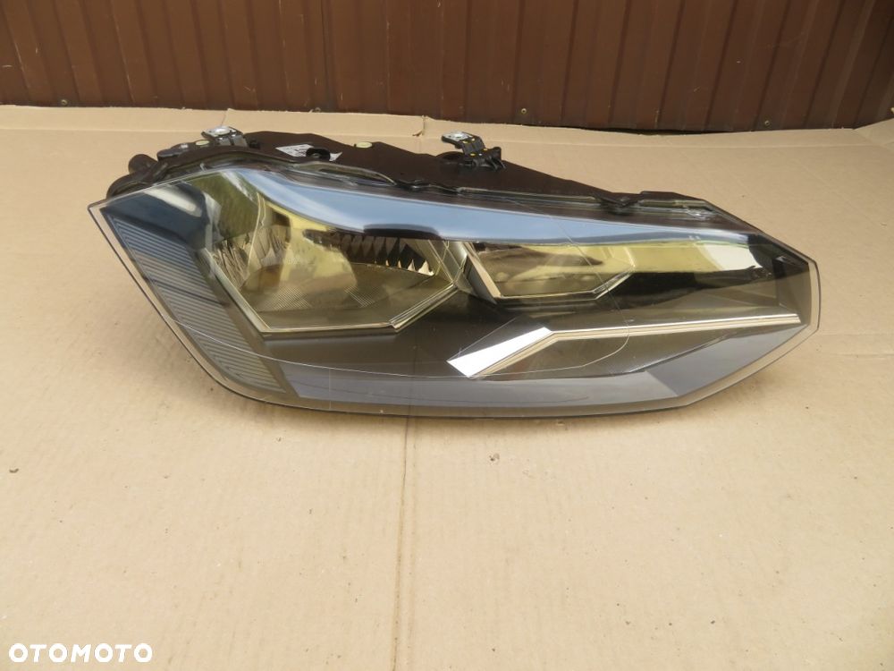 REFLEKTOR PRAWY VW POLO VI 2G0 17R- 2G1941006 DEMONTAŻ KRAKÓW - 2