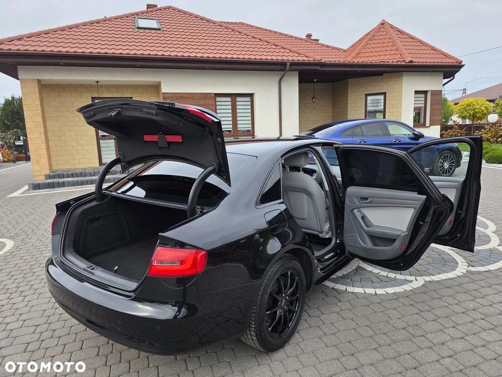 Audi A4 Limousine - 28